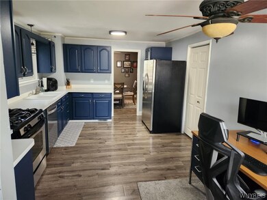 1102 James Ave, Niagara Falls, NY 14305 - photo 4