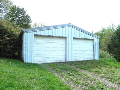 Detached garage