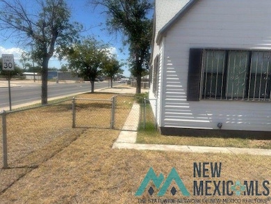 513 S Mesa St, Carlsbad, NM 88220 - photo 3