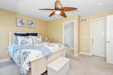19-1stFloorPrimarySuite
