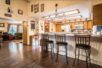 5080 Pleasant Creek Rd, Rogue River, OR 97537 - photo 3