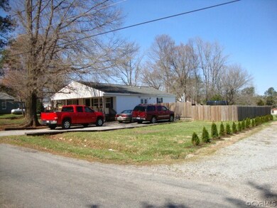 1530 1st St, Victoria, VA 23974 - photo 4