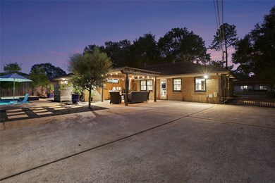 6302 Kury Ln, Houston, TX 77008 - photo 5