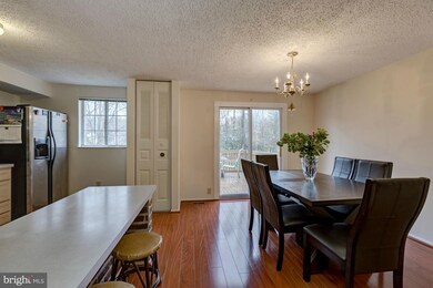 8668 Bent Arrow Ct, Springfield, VA 22153 - photo 7