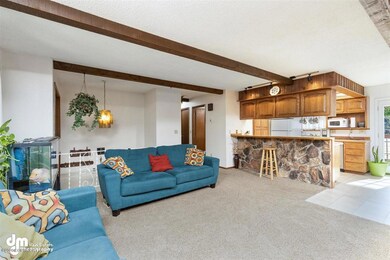 05-LIving Room 20200529-DW-0278