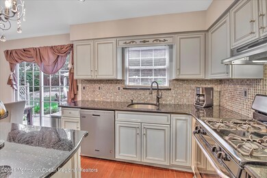 KITCHEN (2)