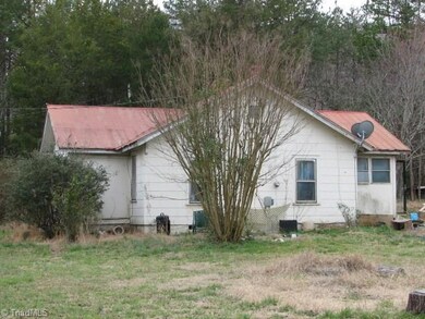 3828 Pisgah Covered Bridge Rd, Asheboro, NC 27205 - photo 2