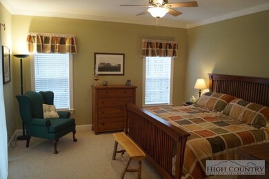 Master Bedroom: Large room