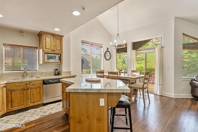 011_11-5150_cove_canyon_unit_a-11_996