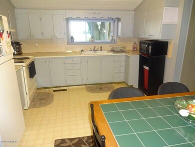 Kitchen (2)