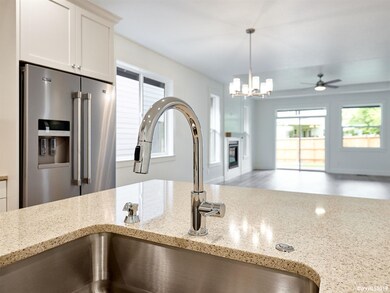 2509 N Lydia Loop, Hubbard, OR 97032 - photo 7