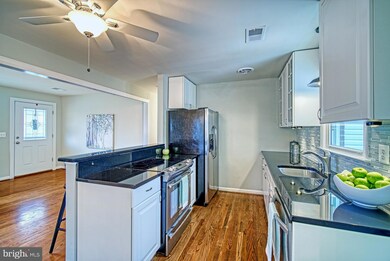 4102 Poplar St, Fairfax, VA 22030 - photo 7