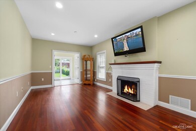 304 S Fordham Ave, Aurora, IL 60506 - photo 4