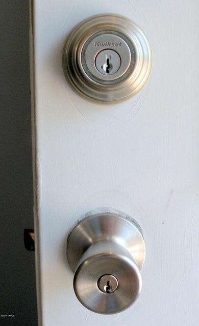 586 N Danyell Ct, Chandler, AZ 85225 - photo 3