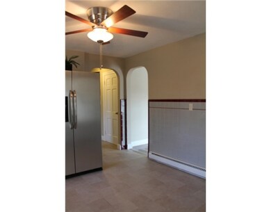 Kitchen. Eat in kitchen area