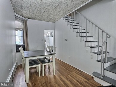 221 Upland Ave, Reading, PA 19611 - photo 7