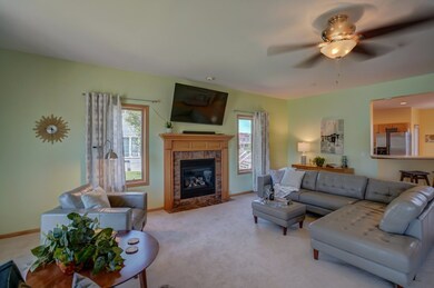 5252 Stoneman Dr, Fitchburg, WI 53711 - photo 5