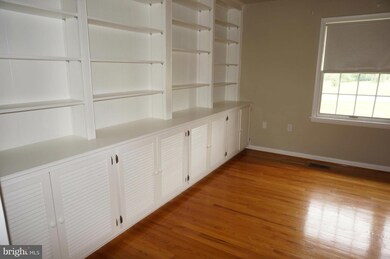 7932 Edgewood Farm Rd, Frederick, MD 21702 - photo 5