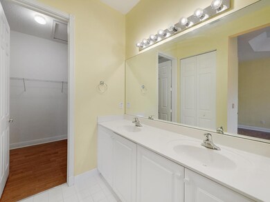 112 Via Aurelia Master Vanity