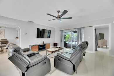 9611 NW 3rd St, Pembroke Pines, FL 33024 - photo 3