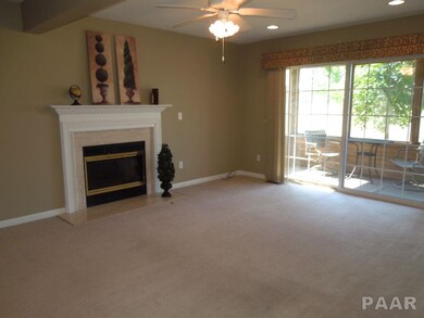 4543 N Thornhill Dr, Peoria, IL 61615 - photo 5