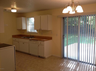 2571 Sandusky Ave E, Jacksonville, FL 32216 - photo 3