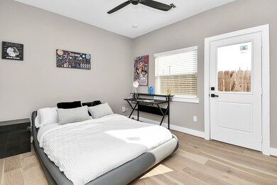 316 Thornton Rd unit D, Houston, TX 77018 - photo 4