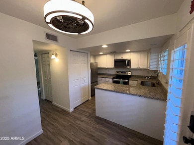 9831 S 48th Way unit 4, Phoenix, AZ 85044 - photo 7