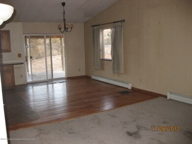 LIVING ROOM /DINING