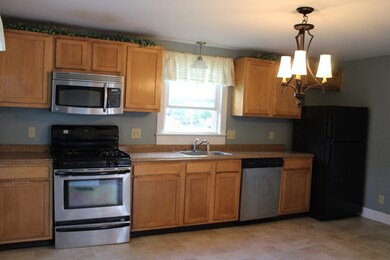281 Wells St, Greenfield, MA 01301 - photo 7