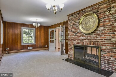 8903 Southwick St, Fairfax, VA 22031 - photo 5