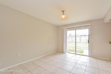 019-photo-dining-room-12001983