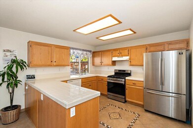 23124 Harbor Seal Ct, Wildomar, CA 92595 - photo 6