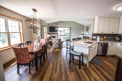 Kitchen & Dining Area