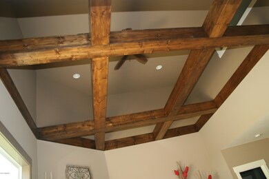 Family Rm Ceiling Beams