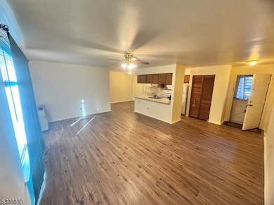 55 Bolton Ct, Somerset, NJ 08873 - photo 2