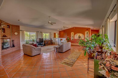 3530 N Houghton Rd__020
