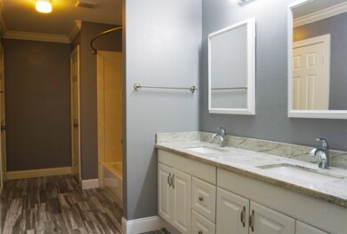 11042 Heather Trail Dr, Houston, TX 77075 - photo 5