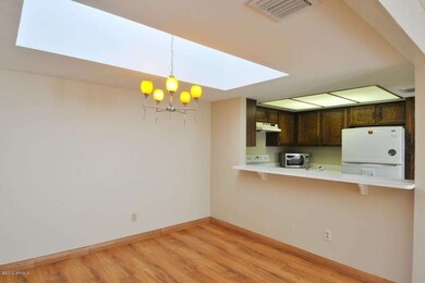 1232KeatsDiningSkylight9-6-12