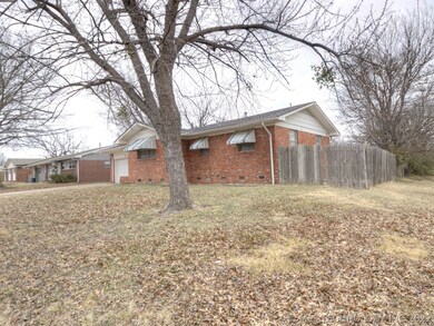 1101 N Gum Ave, Broken Arrow, OK 74012 - photo 3