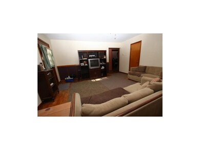 Fresh paint, smooth ceiling, wood flooring.