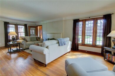 3415 Superior Park Dr, Cleveland Heights, OH 44118 - photo 7