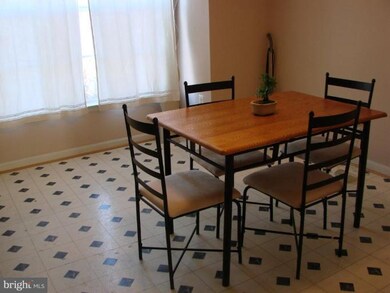 2434 Mountain Mill Place, Herndon, VA 20171 - photo 4