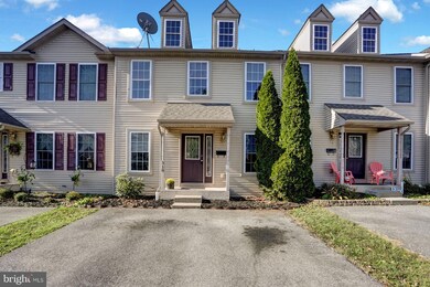 318 Saint Nicholas St, Reading, PA 19607 - photo 2