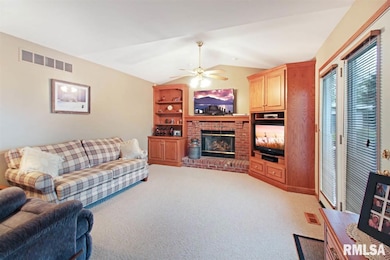 5519 N Cedarwilde Ct, Peoria, IL 61615 - photo 5