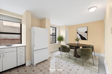 41 W 82nd St unit 6A, New York, NY 10024 - photo 3