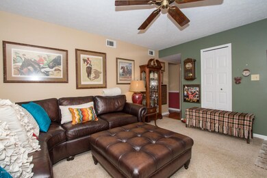 7008 Applegate Ln, Louisville, KY 40228 - photo 4