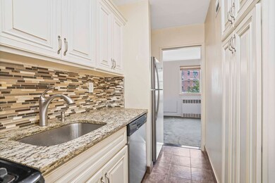 Lindenwood Village Section C unit 1H, Howard Beach, NY 11414 - photo 7