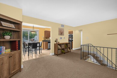 5010 Comstock Dr, Columbus, OH 43232 - photo 4