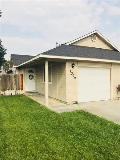 1307 & 1309 S Holly St, Nampa, ID 83686 - photo 4